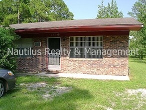Building Photo - 2640 Hyde Ave