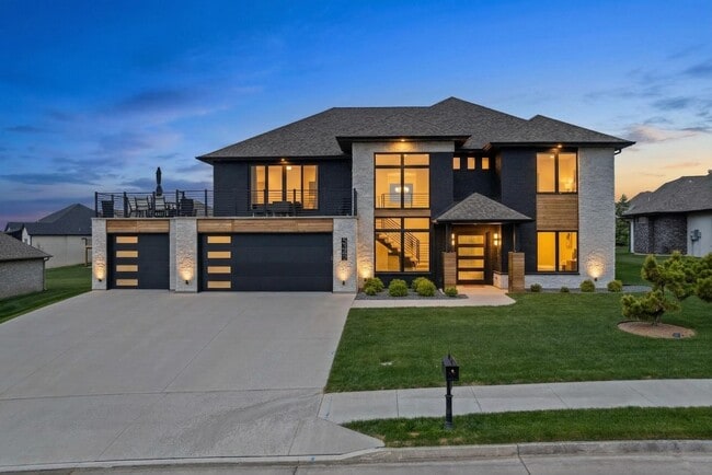 Foto del edificio - 5947 Screaming Eagle Ln