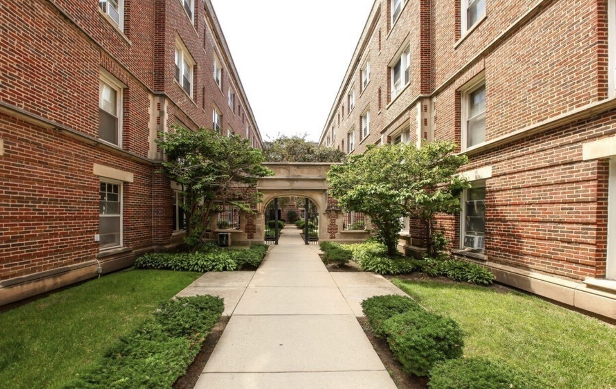 Foto principal - 4136 N Sheridan Rd