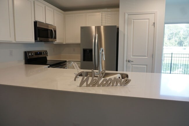 Building Photo - 6095 Falcon Gate Ln