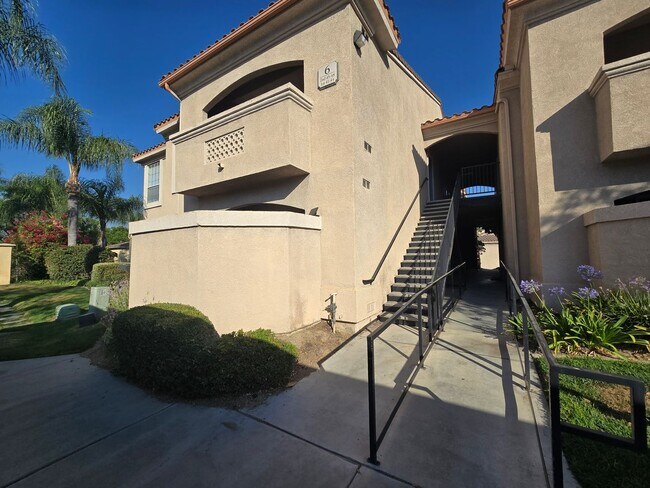 Foto del edificio - CANYON CREST CONDO
