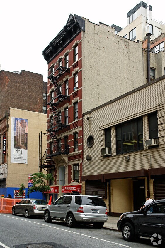 Primary Photo - 134 W 20th St