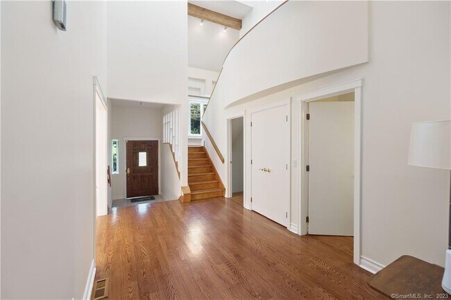 Building Photo - 388 Taconic Rd
