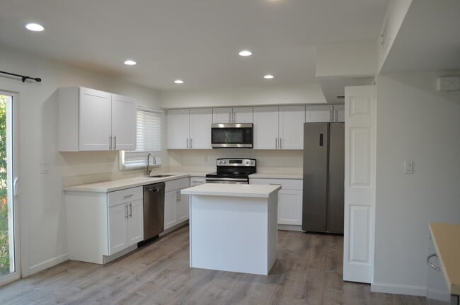 Photo - 12 E Hermosa Dr House