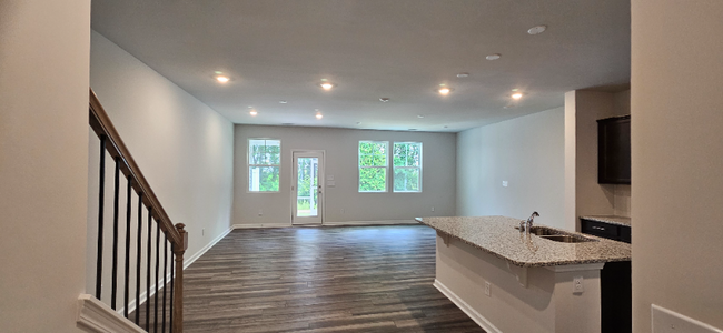 Foto del edificio - 159 Aster Bloom Ln