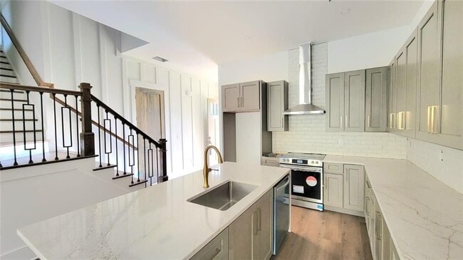 Foto del edificio - 115 Stoneybrook Dr