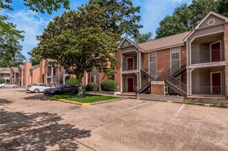 Building Photo - 2402 Sycamore Ave