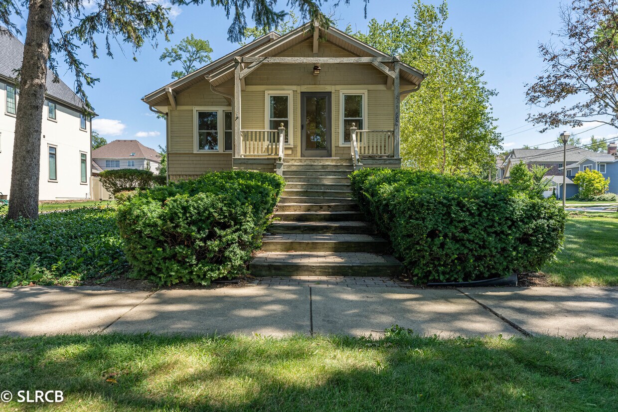 239 N Oaklawn Ave, Elmhurst, IL 60126 House Rental in Elmhurst, IL