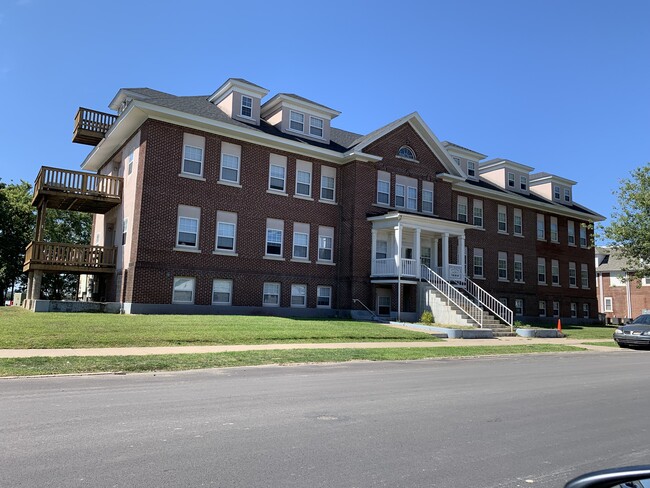 Building Photo - 1599 N Mulberry St