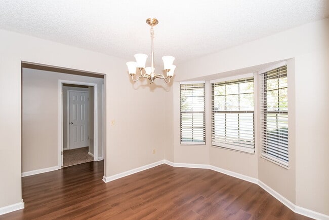 Building Photo - 806 Hardwood St