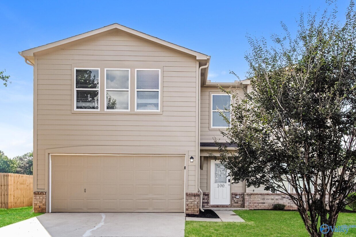 Foto principal - 100 Waterway Dr