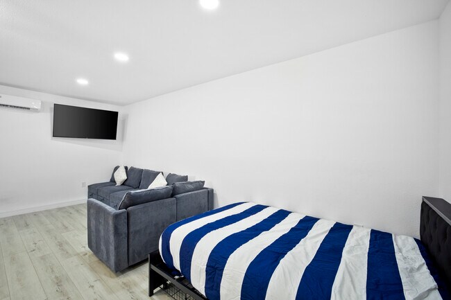 Building Photo - 7753 Success Ct