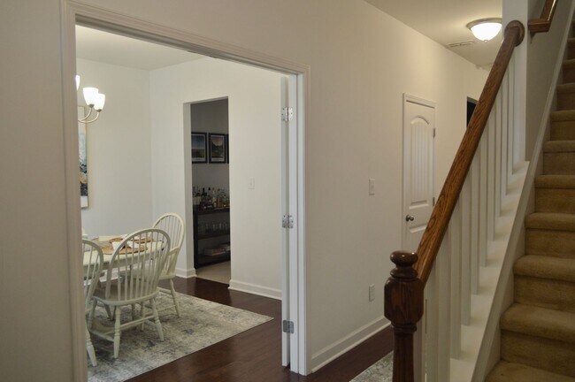 Foto del edificio - Gorgeous 3 Bedroom home located in Ellingt...