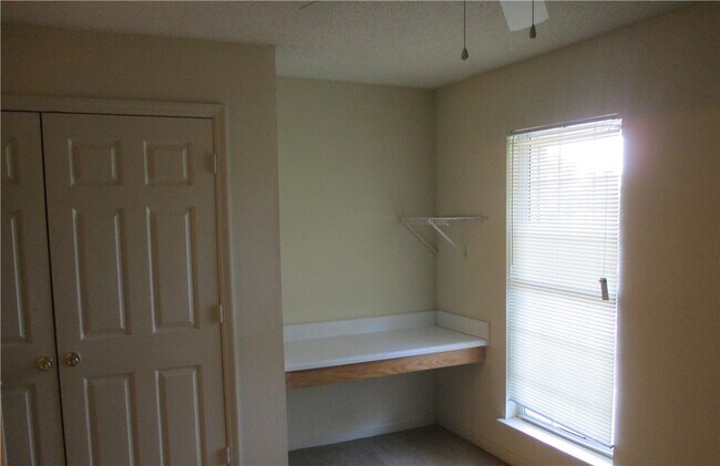 Foto del edificio - 155 Anderson Hwy