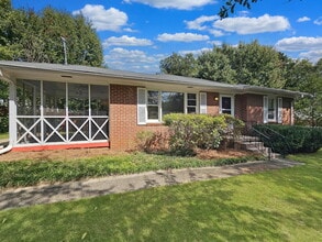 Building Photo - 605 Green Acres Rd