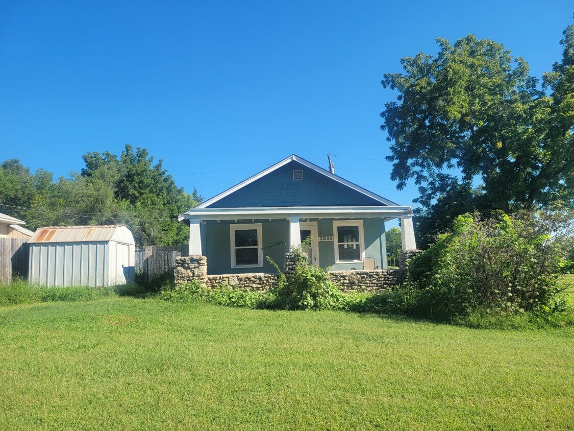 front yard - 2833 Johnson Valley Dr