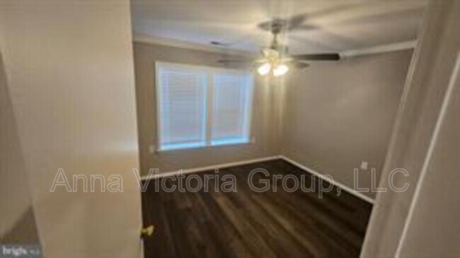 Building Photo - 14224 Jib St