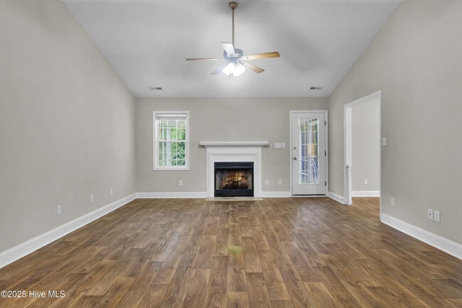 Building Photo - 146 Monterey Cir