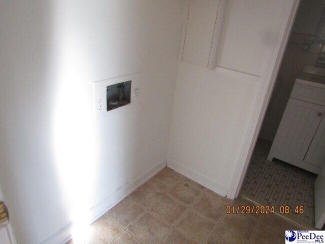 Building Photo - 706-K N Edisto Dr