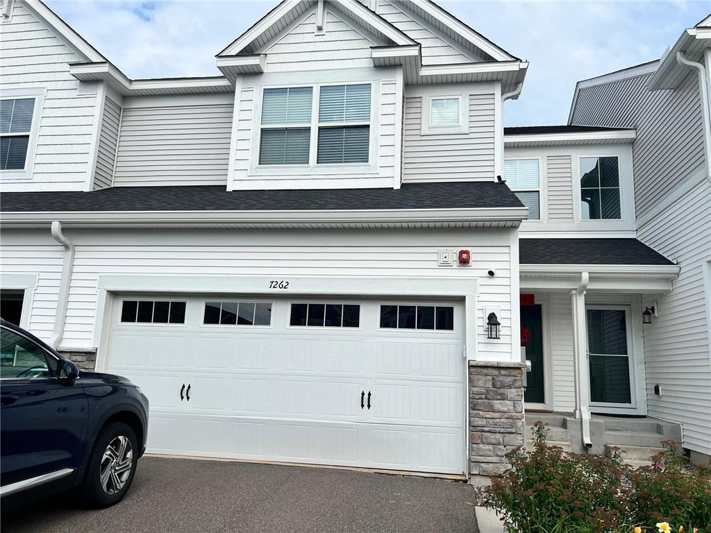 Foto principal - 7262 Zircon Ct N