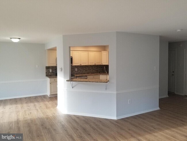 Foto del edificio - 1722 McNelis Dr