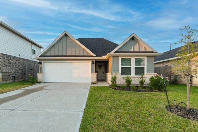 Building Photo - 1630 Fleetwood Xing