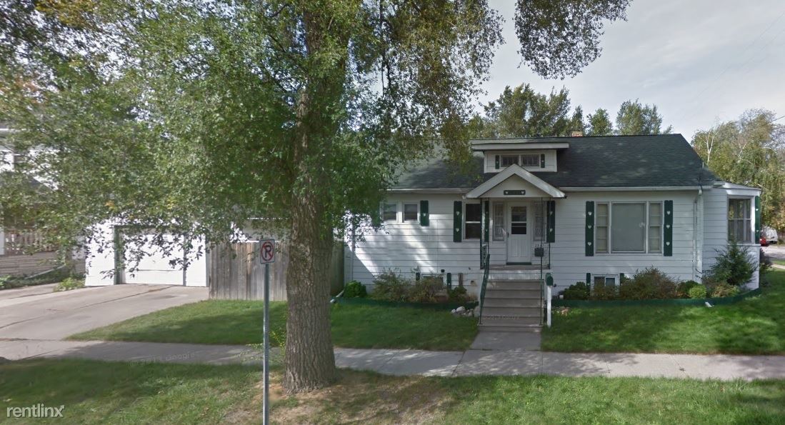 3 br, 1 bath House 2341 N Clinton St House Rental in Saginaw, MI