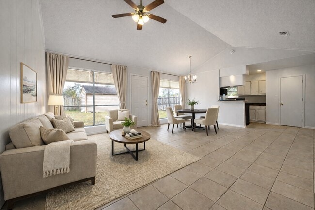 Building Photo - 1714 Linwood Dr