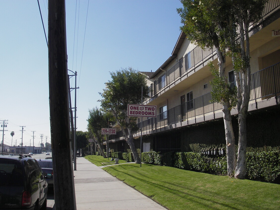 Foto del edificio - Gardena Royale Apartments