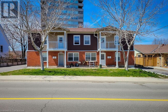 Building Photo - 218 Mt Albion Rd