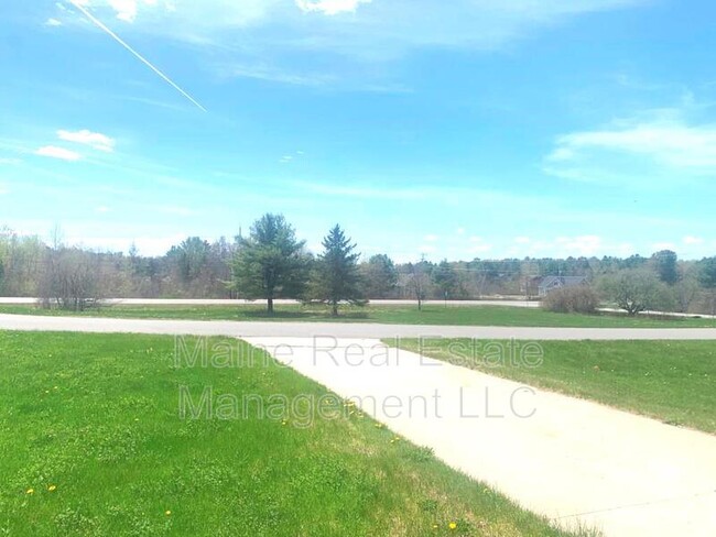Foto del edificio - 32 Emerson Mill Rd