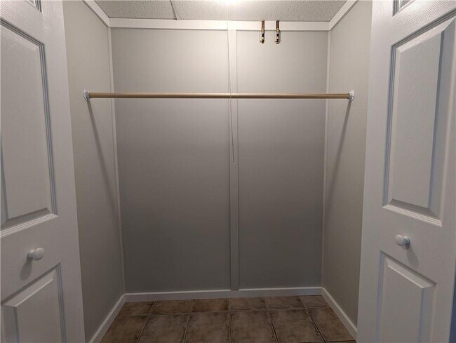 Building Photo - 39 Basswood Dr