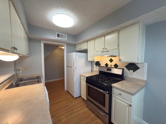 Building Photo - 1312 Southport Dr
