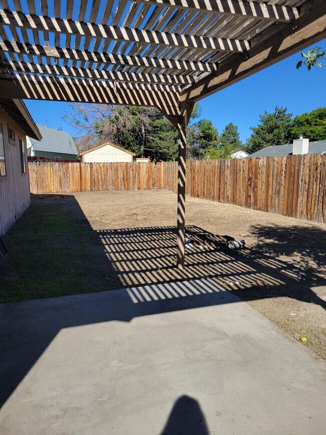 Foto del edificio - Remolded Four bedroom two bath home