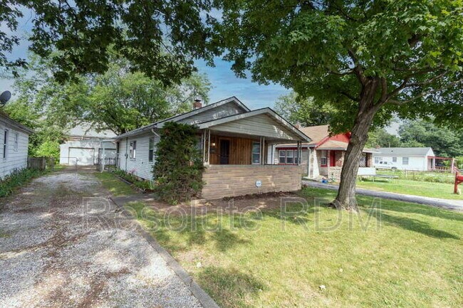 Foto del edificio - 1644 N Centennial St