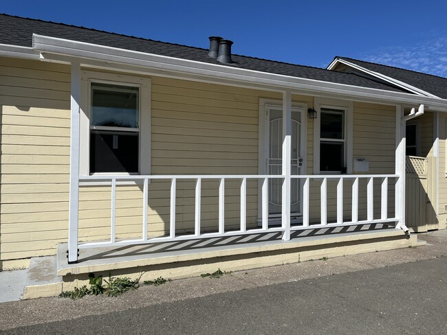 Building Photo - 1443 Menlo Ave
