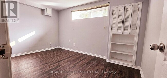 Building Photo - 31 Windermere Ct