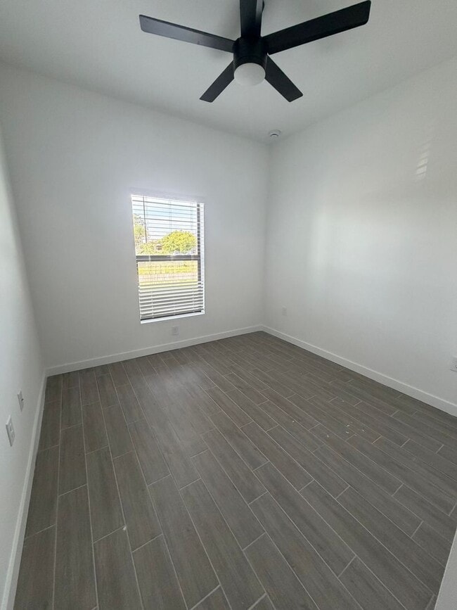 Building Photo - 1506 Gary Ln