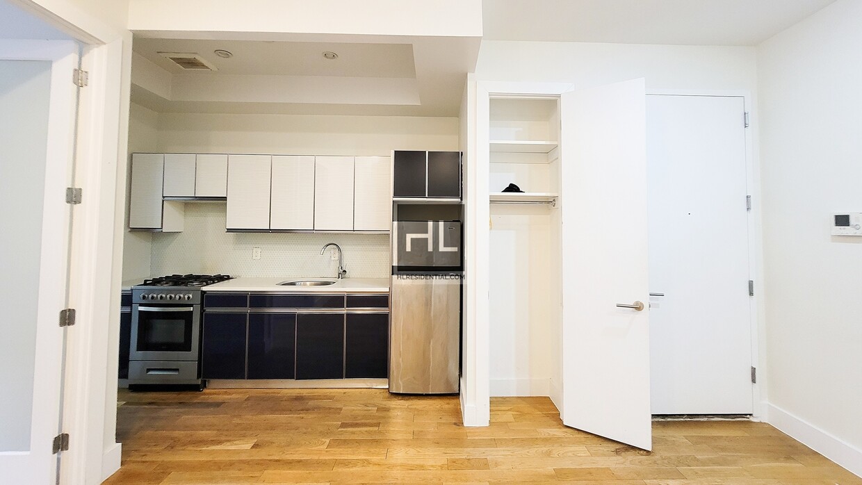 Primary Photo - No-Fee two bedroom in Bed-Stuy