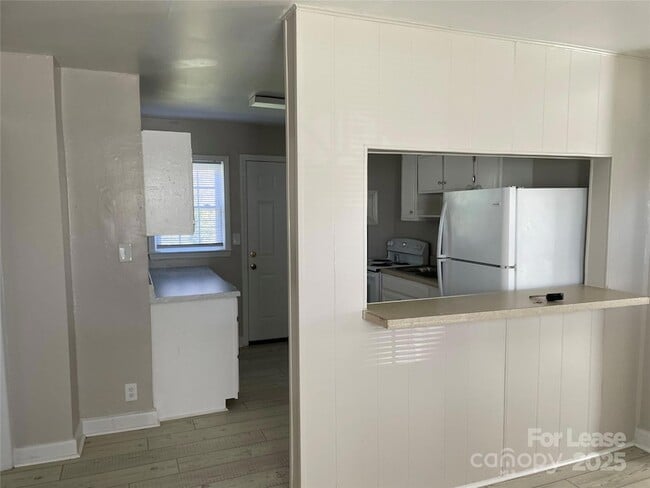 Foto del edificio - 3540 Bost St