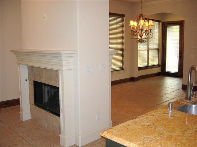 Building Photo - 3720 W Beverly Dr