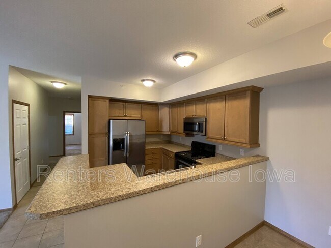 Foto del edificio - 2000 Meadow Ct