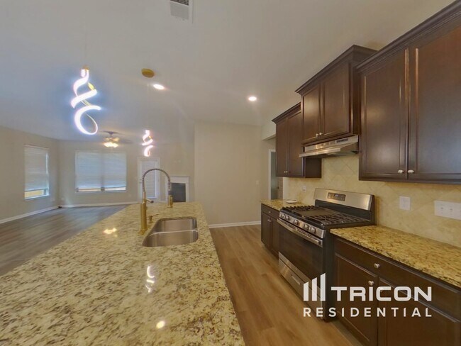 Building Photo - 233 Emporia Loop