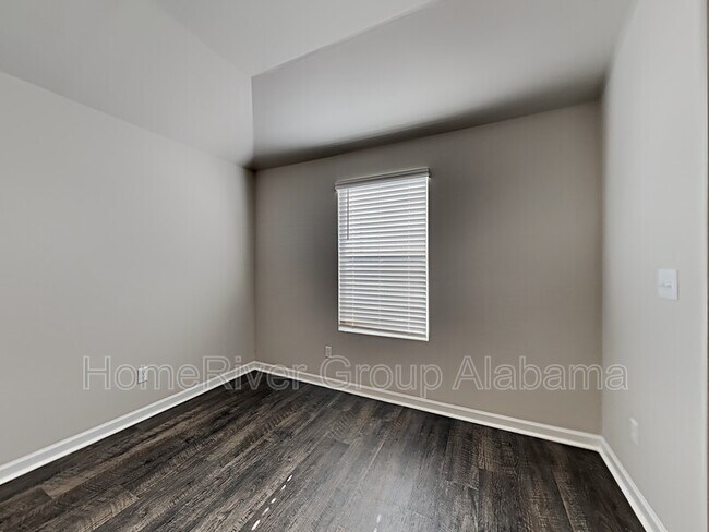 Foto del edificio - 16366 Creek Dr