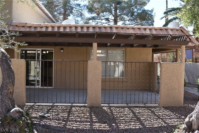 Foto del edificio - 717 Nectarine Ct