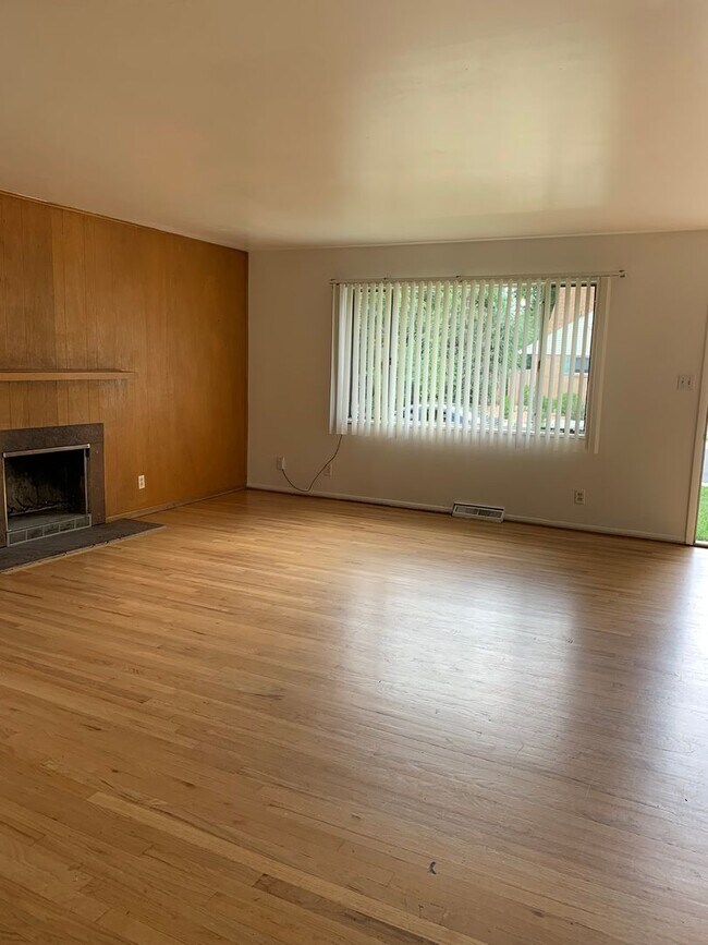 Foto del edificio - Big Brick Ranch in Martin Acres