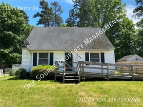 Building Photo - 1044 Betty Dr