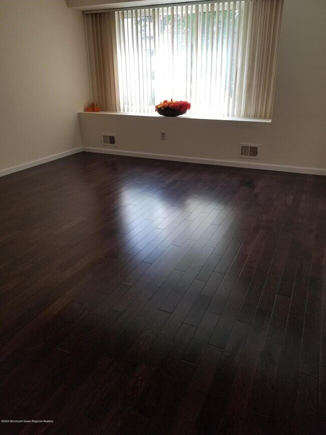 Foto del edificio - 415 Middlewood Rd