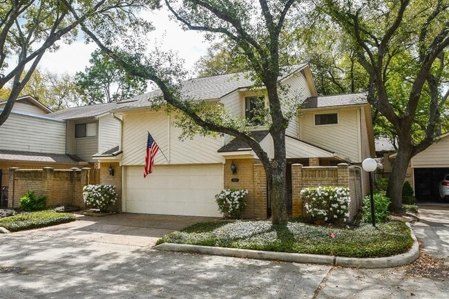 Building Photo - 8021 W Oakwood Ct