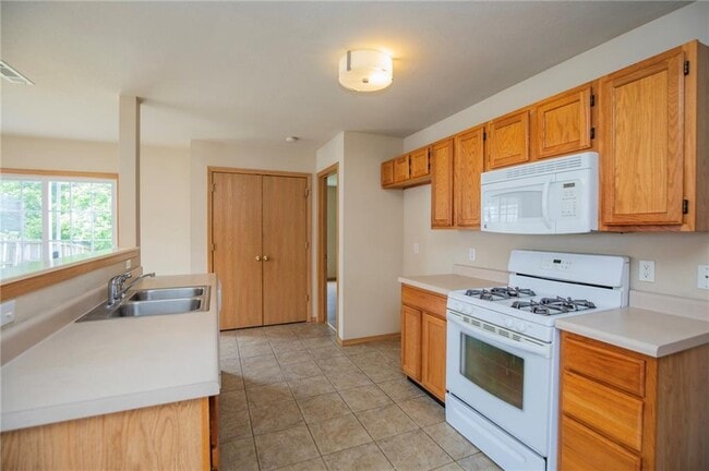 Foto del edificio - 321 Grant Springs Dr